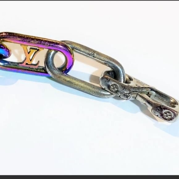 Louis Vuitton iridescent rainbow chain ⛓️ link bracelet - Picture 7 of 11